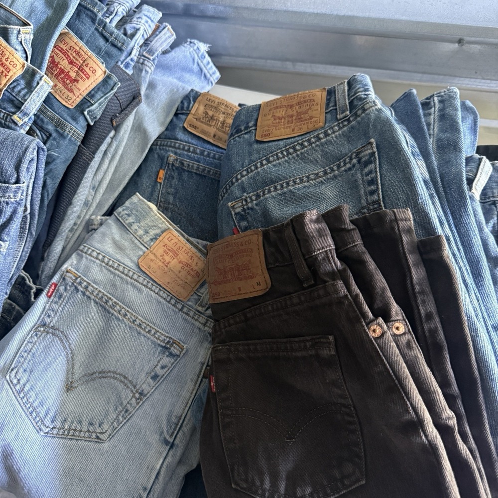 Lot Of 40 Levi's Jeans men Denim Wholesale 501 505 511 VTG and more